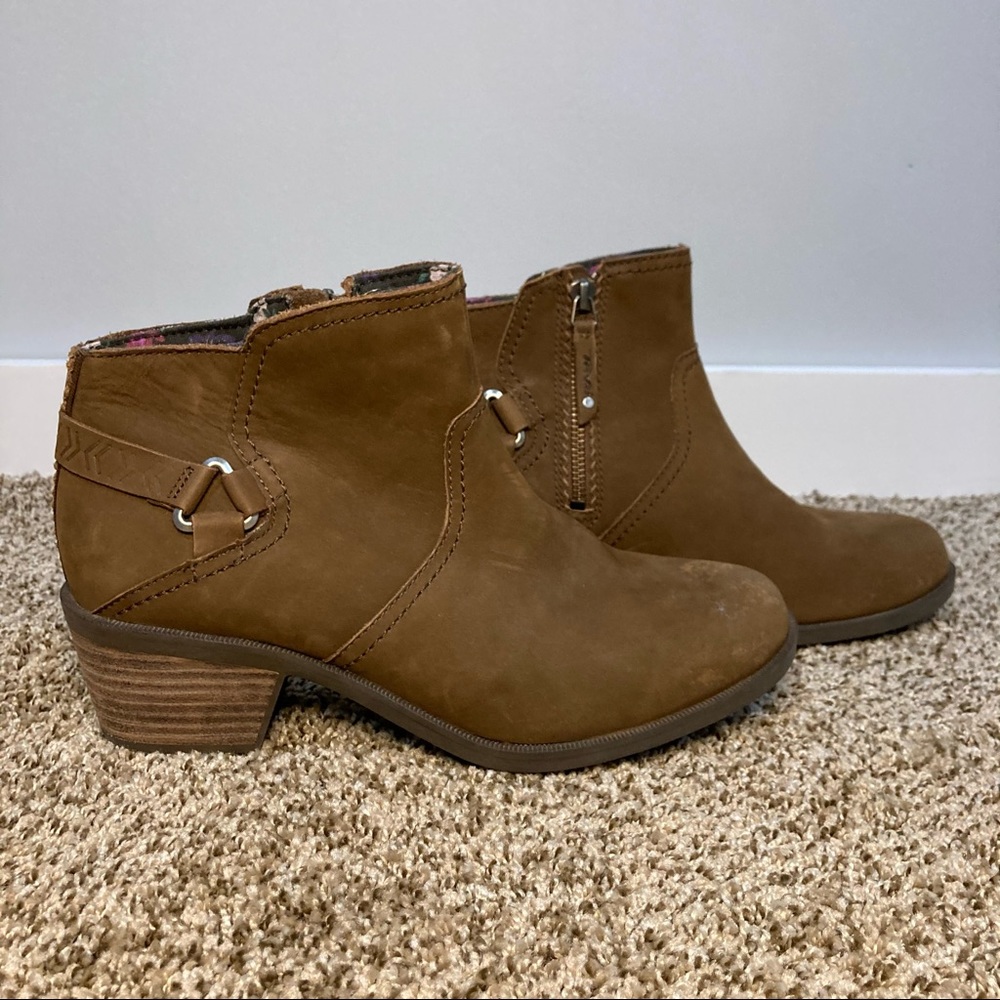 Teva Foxy Brown Boots Size 9.5
